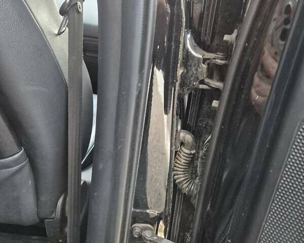 Черный Хендай их35, объемом двигателя 2 л и пробегом 221 тыс. км за 12000 $, фото 14 на Automoto.ua