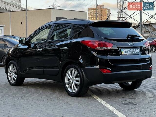 Черный Хендай их35, объемом двигателя 2 л и пробегом 103 тыс. км за 13400 $, фото 10 на Automoto.ua