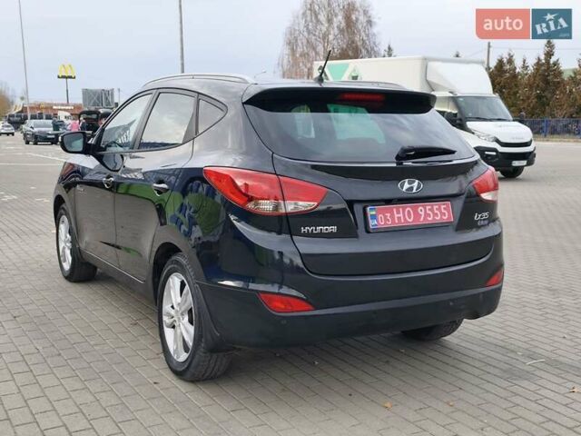 Черный Хендай их35, объемом двигателя 1.7 л и пробегом 229 тыс. км за 10750 $, фото 7 на Automoto.ua