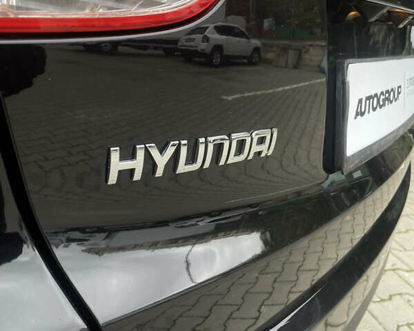 Черный Хендай их35, объемом двигателя 2 л и пробегом 179 тыс. км за 12000 $, фото 29 на Automoto.ua