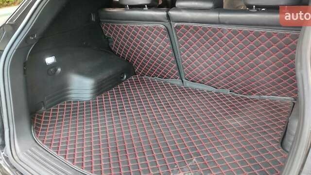 Черный Хендай их35, объемом двигателя 2 л и пробегом 161 тыс. км за 12600 $, фото 19 на Automoto.ua