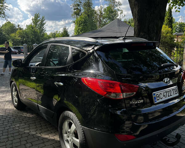 Черный Хендай их35, объемом двигателя 2 л и пробегом 270 тыс. км за 10800 $, фото 5 на Automoto.ua