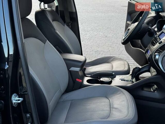 Черный Хендай их35, объемом двигателя 2 л и пробегом 103 тыс. км за 13400 $, фото 27 на Automoto.ua