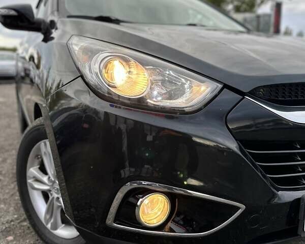 Черный Хендай их35, объемом двигателя 2 л и пробегом 157 тыс. км за 12700 $, фото 19 на Automoto.ua