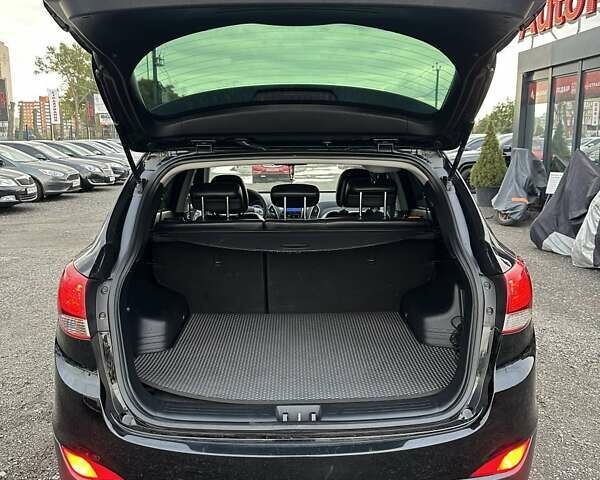 Черный Хендай их35, объемом двигателя 2 л и пробегом 157 тыс. км за 12700 $, фото 11 на Automoto.ua