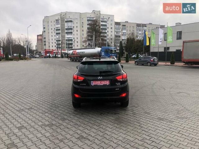 Черный Хендай их35, объемом двигателя 2 л и пробегом 184 тыс. км за 13500 $, фото 2 на Automoto.ua