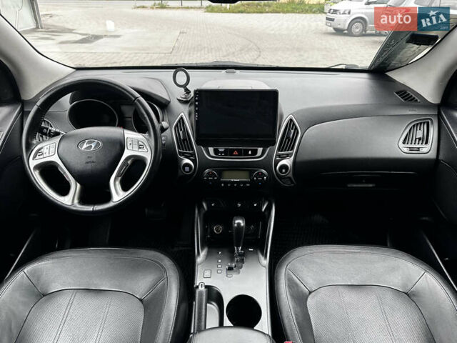 Черный Хендай их35, объемом двигателя 2 л и пробегом 197 тыс. км за 13650 $, фото 59 на Automoto.ua