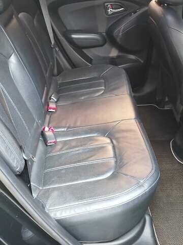 Черный Хендай их35, объемом двигателя 2 л и пробегом 161 тыс. км за 12600 $, фото 21 на Automoto.ua