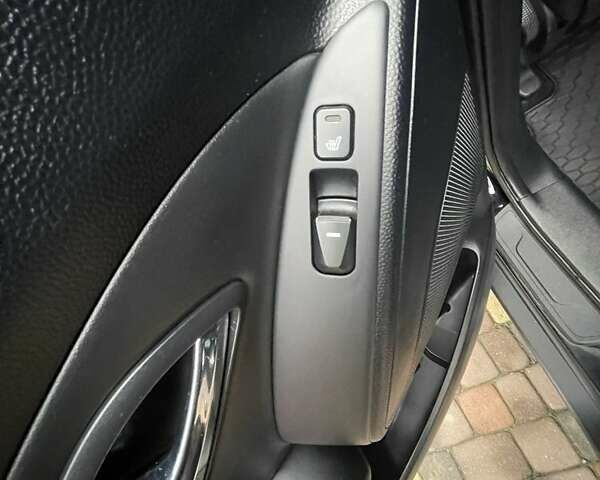 Чорний Хендай іх35, об'ємом двигуна 2 л та пробігом 210 тис. км за 12700 $, фото 14 на Automoto.ua