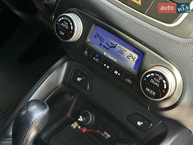 Черный Хендай их35, объемом двигателя 2 л и пробегом 218 тыс. км за 12230 $, фото 25 на Automoto.ua