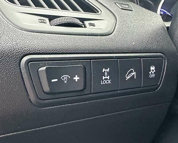 Черный Хендай их35, объемом двигателя 2 л и пробегом 157 тыс. км за 12700 $, фото 22 на Automoto.ua