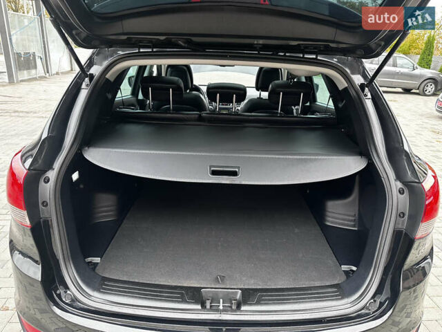 Черный Хендай их35, объемом двигателя 2 л и пробегом 197 тыс. км за 13650 $, фото 71 на Automoto.ua