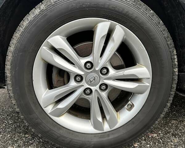 Черный Хендай их35, объемом двигателя 2 л и пробегом 157 тыс. км за 12700 $, фото 7 на Automoto.ua