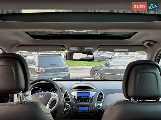 Черный Хендай их35, объемом двигателя 2 л и пробегом 103 тыс. км за 13400 $, фото 25 на Automoto.ua