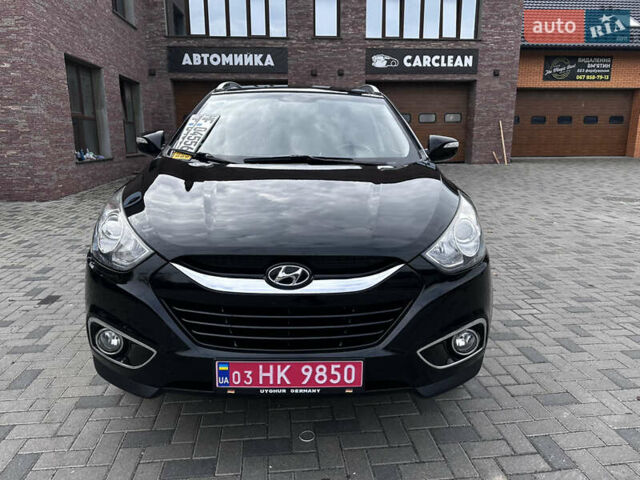 Черный Хендай их35, объемом двигателя 2 л и пробегом 197 тыс. км за 13650 $, фото 3 на Automoto.ua