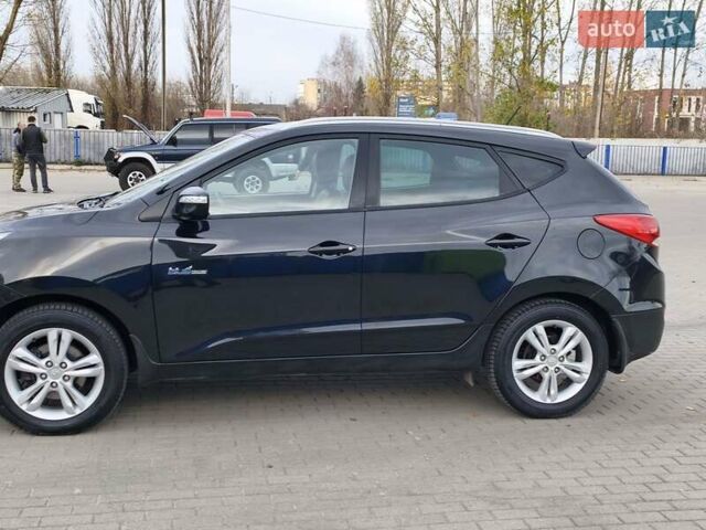 Черный Хендай их35, объемом двигателя 1.7 л и пробегом 229 тыс. км за 10750 $, фото 10 на Automoto.ua