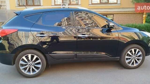 Черный Хендай их35, объемом двигателя 0 л и пробегом 161 тыс. км за 12700 $, фото 2 на Automoto.ua