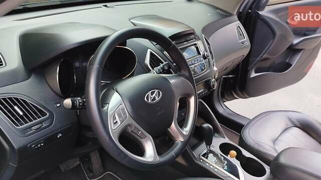 Черный Хендай их35, объемом двигателя 0 л и пробегом 161 тыс. км за 12700 $, фото 23 на Automoto.ua