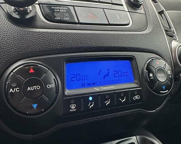 Черный Хендай их35, объемом двигателя 2 л и пробегом 157 тыс. км за 12700 $, фото 20 на Automoto.ua