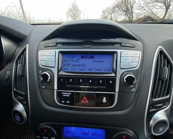 Черный Хендай их35, объемом двигателя 1.7 л и пробегом 277 тыс. км за 11800 $, фото 32 на Automoto.ua