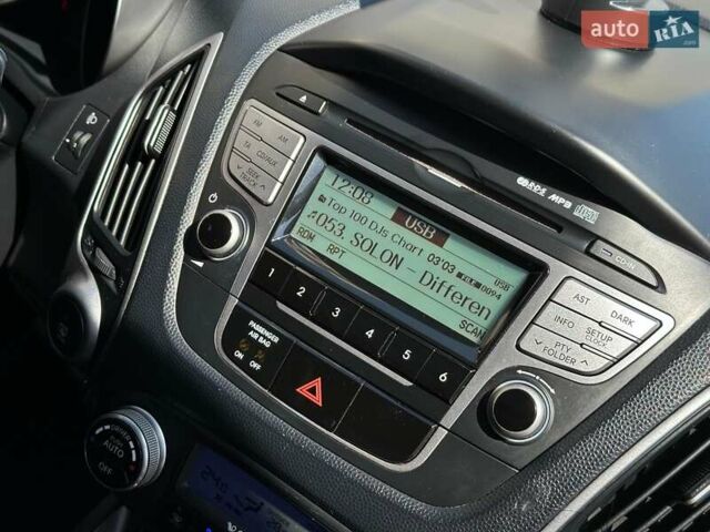 Черный Хендай их35, объемом двигателя 2 л и пробегом 218 тыс. км за 12230 $, фото 26 на Automoto.ua