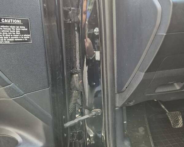 Черный Хендай их35, объемом двигателя 2 л и пробегом 221 тыс. км за 12000 $, фото 21 на Automoto.ua