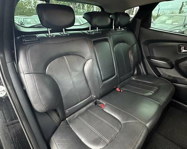 Черный Хендай их35, объемом двигателя 2 л и пробегом 157 тыс. км за 12700 $, фото 24 на Automoto.ua