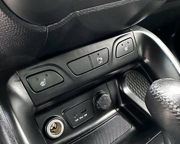 Черный Хендай их35, объемом двигателя 2 л и пробегом 197 тыс. км за 13650 $, фото 47 на Automoto.ua