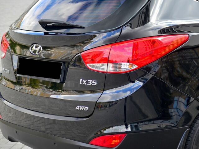 Черный Хендай их35, объемом двигателя 2 л и пробегом 141 тыс. км за 12700 $, фото 5 на Automoto.ua