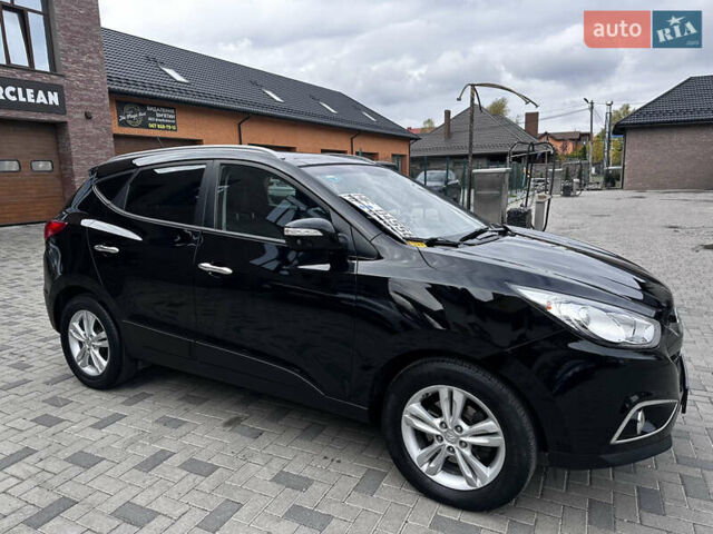 Черный Хендай их35, объемом двигателя 2 л и пробегом 197 тыс. км за 13650 $, фото 1 на Automoto.ua