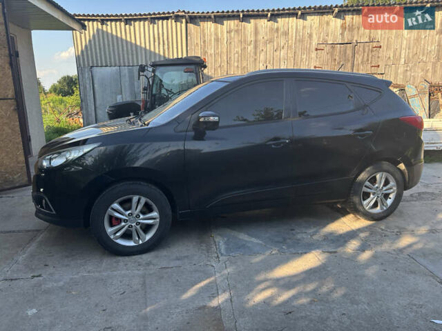 Черный Хендай их35, объемом двигателя 1.7 л и пробегом 254 тыс. км за 11500 $, фото 29 на Automoto.ua