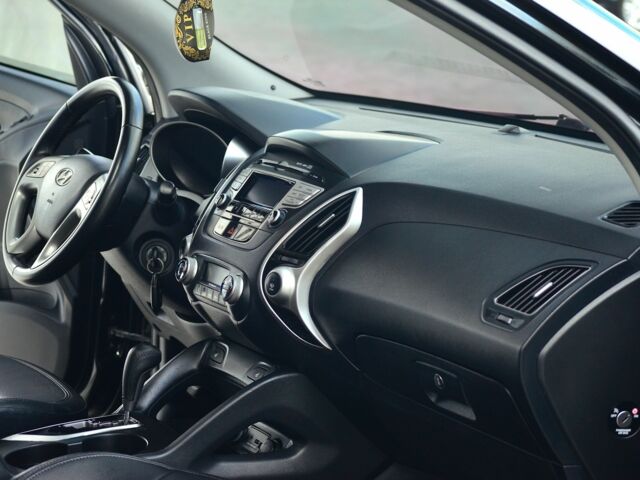 Черный Хендай их35, объемом двигателя 2 л и пробегом 141 тыс. км за 12700 $, фото 11 на Automoto.ua