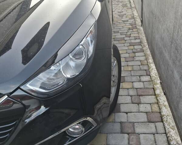 Черный Хендай их35, объемом двигателя 2 л и пробегом 280 тыс. км за 12550 $, фото 9 на Automoto.ua