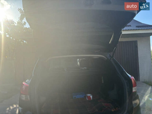 Черный Хендай их35, объемом двигателя 1.7 л и пробегом 254 тыс. км за 11500 $, фото 12 на Automoto.ua