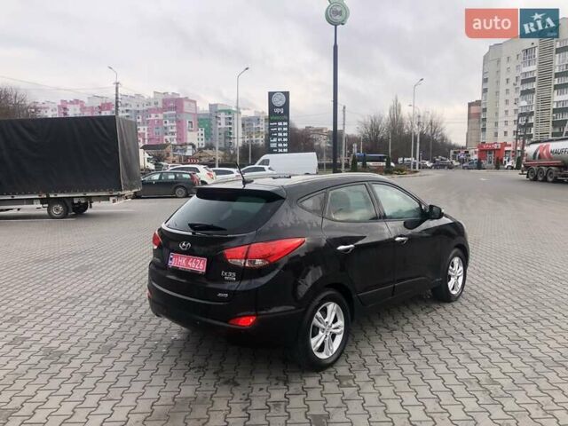 Черный Хендай их35, объемом двигателя 2 л и пробегом 184 тыс. км за 13500 $, фото 3 на Automoto.ua