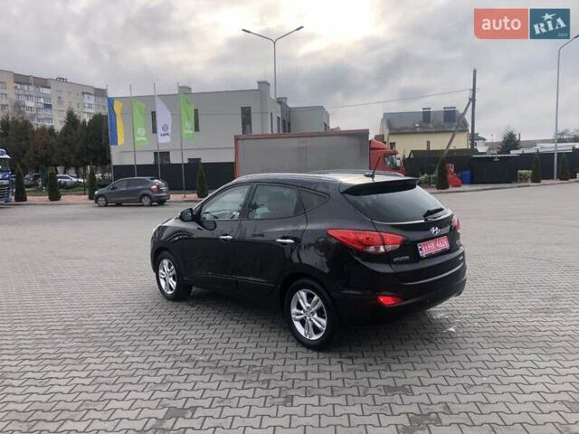 Черный Хендай их35, объемом двигателя 2 л и пробегом 184 тыс. км за 13500 $, фото 7 на Automoto.ua