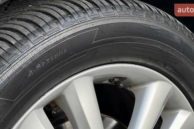 Черный Хендай их35, объемом двигателя 2 л и пробегом 103 тыс. км за 13400 $, фото 11 на Automoto.ua