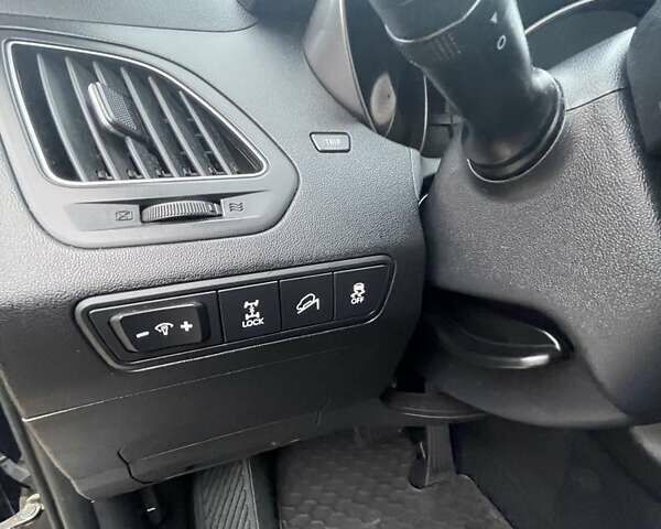 Чорний Хендай іх35, об'ємом двигуна 2 л та пробігом 210 тис. км за 12700 $, фото 13 на Automoto.ua