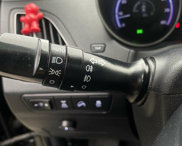 Черный Хендай их35, объемом двигателя 2 л и пробегом 179 тыс. км за 12000 $, фото 15 на Automoto.ua