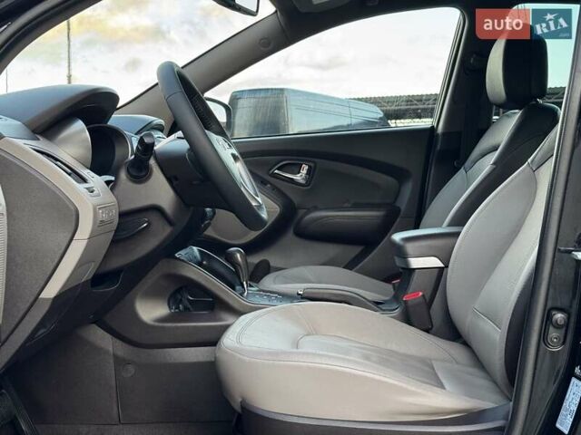 Черный Хендай их35, объемом двигателя 2 л и пробегом 103 тыс. км за 13400 $, фото 15 на Automoto.ua