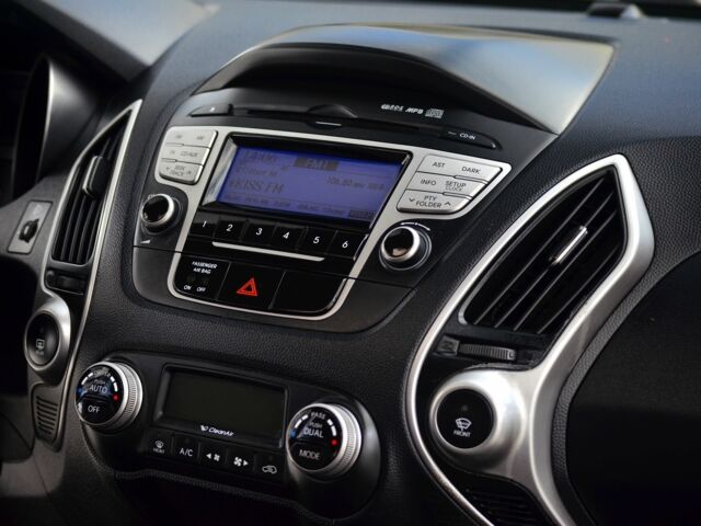 Хендай их35 2011 в Днепре (Днепропетровске) на Automoto.ua Черный Хендай их35, объемом двигателя 2 л и пробегом 141 тыс. км за 13200 $, фото 14 на Automoto.ua