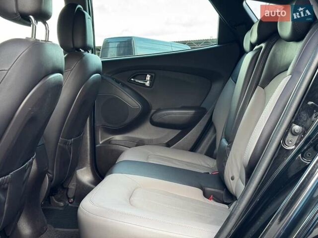Черный Хендай их35, объемом двигателя 2 л и пробегом 103 тыс. км за 13400 $, фото 17 на Automoto.ua