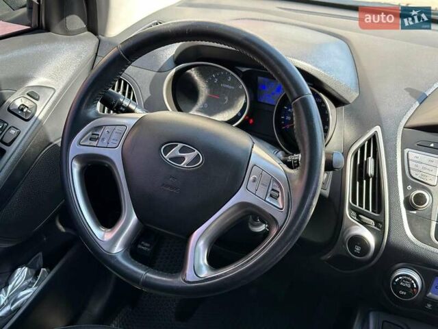 Черный Хендай их35, объемом двигателя 2 л и пробегом 218 тыс. км за 12230 $, фото 21 на Automoto.ua