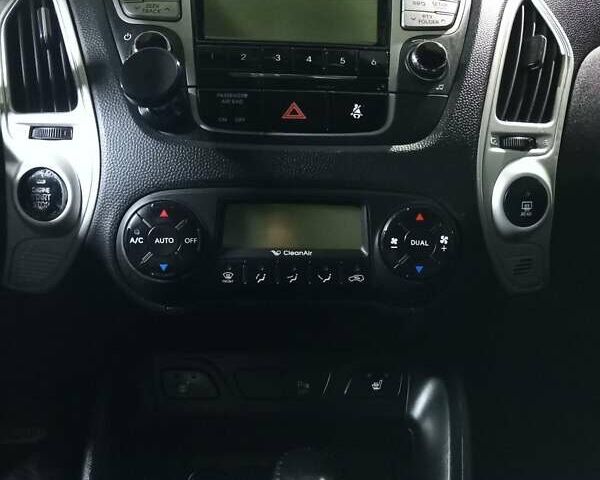 Чорний Хендай іх35, об'ємом двигуна 2 л та пробігом 157 тис. км за 12000 $, фото 11 на Automoto.ua