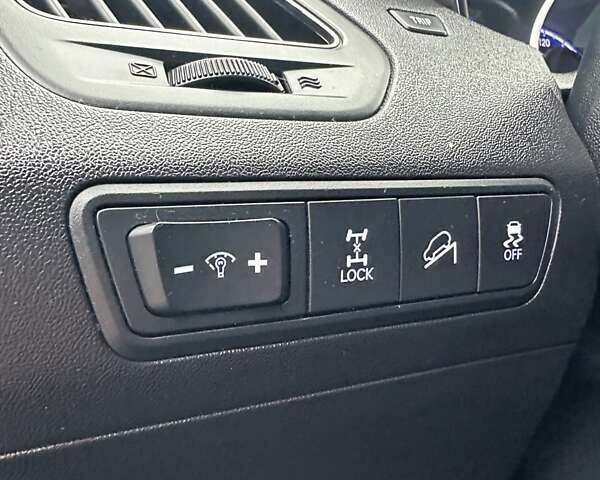 Черный Хендай их35, объемом двигателя 2 л и пробегом 157 тыс. км за 12700 $, фото 26 на Automoto.ua