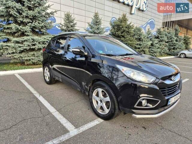 Черный Хендай их35, объемом двигателя 2 л и пробегом 221 тыс. км за 12000 $, фото 7 на Automoto.ua