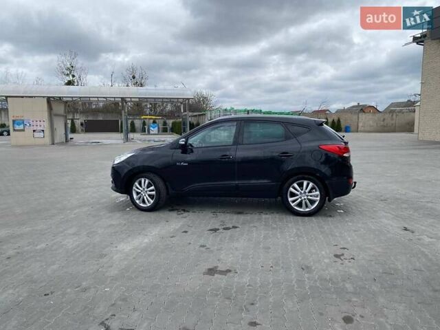 Черный Хендай их35, объемом двигателя 1.7 л и пробегом 277 тыс. км за 11800 $, фото 8 на Automoto.ua