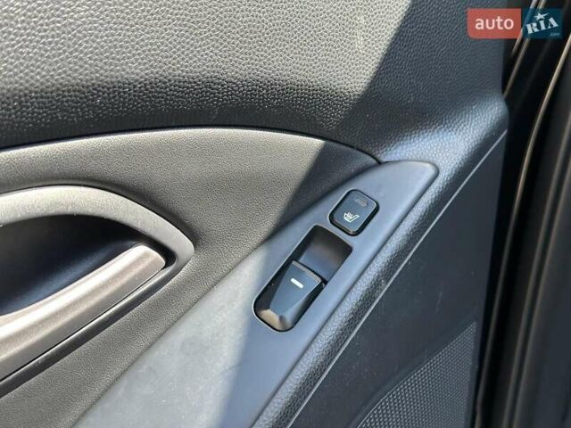 Черный Хендай их35, объемом двигателя 2 л и пробегом 218 тыс. км за 12230 $, фото 16 на Automoto.ua