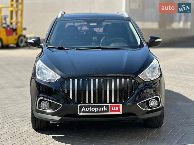 Черный Хендай их35, объемом двигателя 2 л и пробегом 218 тыс. км за 12230 $, фото 1 на Automoto.ua