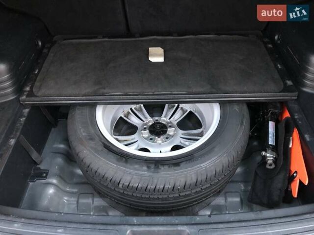 Черный Хендай их35, объемом двигателя 2 л и пробегом 184 тыс. км за 13500 $, фото 20 на Automoto.ua